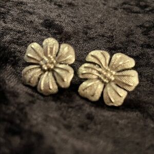 Silver Floral Earrings